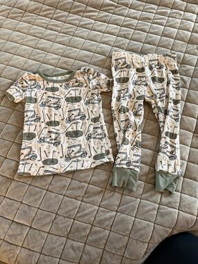 Caden Lane Cream and Green Golf Print Pajama Set